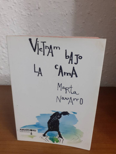 Portada del libro de VIETNAM BAJO LA CAMA