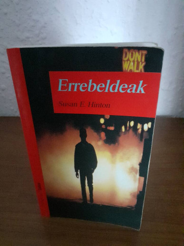 Portada del libro de ERREBELDEAK