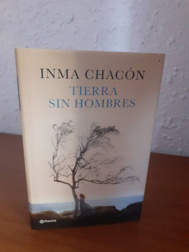 Portada del libro de TIERRA SIN HOMBRE