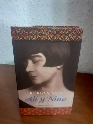 Portada del libro de ALI Y NINO