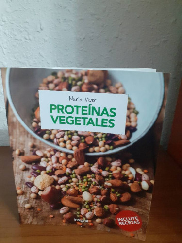 Portada del libro de PROTEINAS VEGETALES