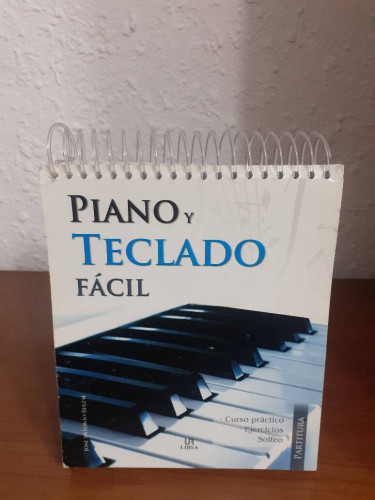 Portada del libro de PIANO Y TECLADO FACIL