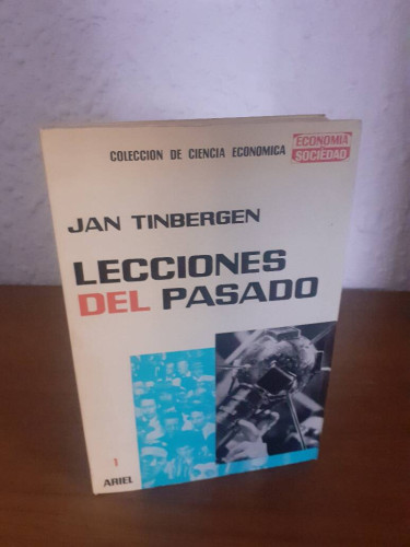 Portada del libro de LECCIONES DEL PASADO