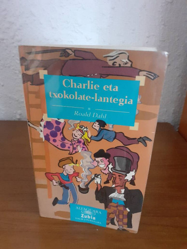 Portada del libro de CHARLIE ETA TXOKOLATE LANTEGIA