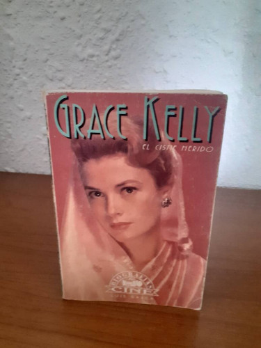 Portada del libro de GRACE KELLY EL CISNE HERIDO