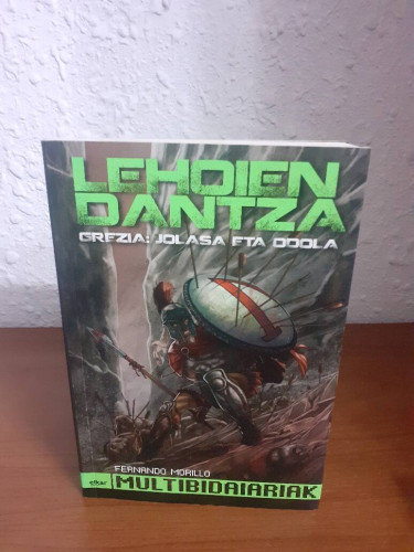 Portada del libro de LEHOIEN DANTZA GREZIA JOLASA ETA ODOLA