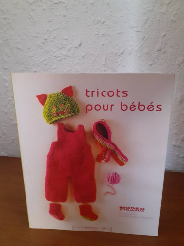 Portada del libro de TRICOTS POUR BEBES