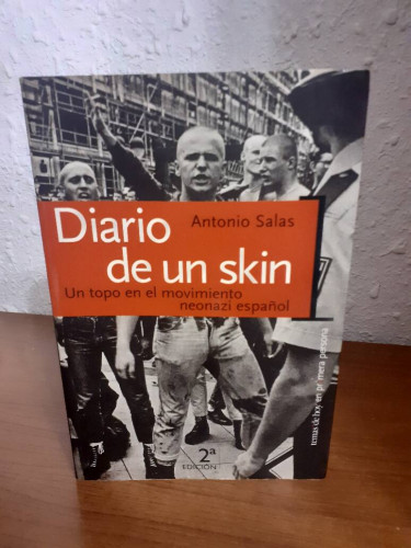 Portada del libro de DIARIO DE UN SKIN UN TOPO EN EL MOVIMIENTO NEONAZI ESPAÑOL