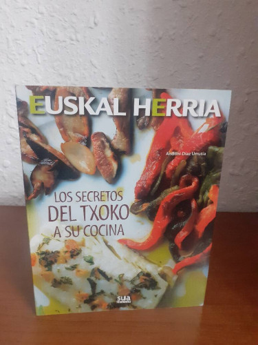 Portada del libro de SECRETOS DELTXOKO Y SU COCINA, LOS