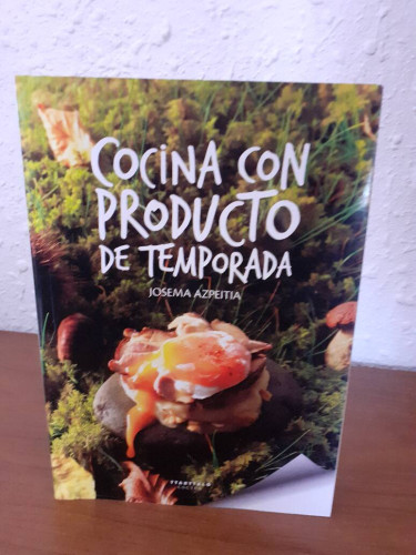 Portada del libro de COCINA CON PRODUCTO DE TEMPORADA