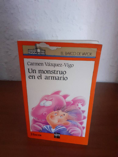 Portada del libro de MONSTRUO EN EL ARMARIO, UN