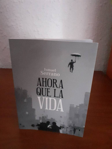 Portada del libro de AHORA QUE LA VIDA