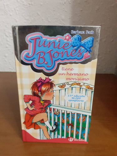 Portada del libro de JUNIE B JONES TIENE UN HERMANO MONISIMO