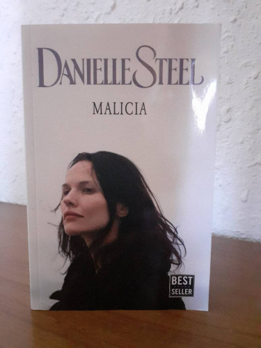 Portada del libro de MALICIA