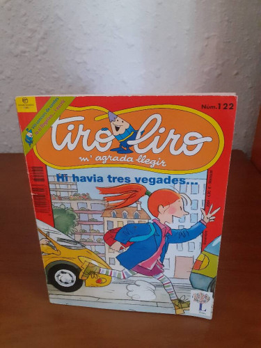 Portada del libro de HI HAVIA TRES VEGADES