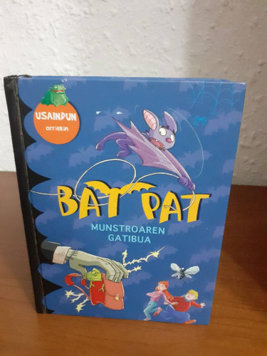 Portada del libro de BAT PAT MUNSTROAREN GATIBUA