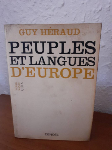 Portada del libro de PEUPLES ET LANGUES D'EUROPE