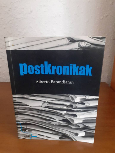 Portada del libro de POSTKRONIKAK
