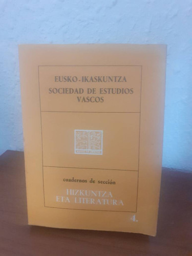 Portada del libro de CUADERNOS DE SECCION HIZKUNTZA ETA LITERATURA 4