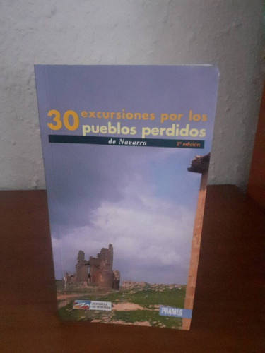 Portada del libro 30 EXCURSIONES POR LOS PUEBLOS PERDIDOS DE NAVARRA