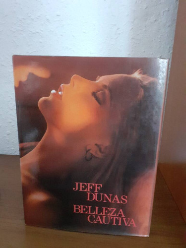 Portada del libro de BELLEZA CAUTIVA