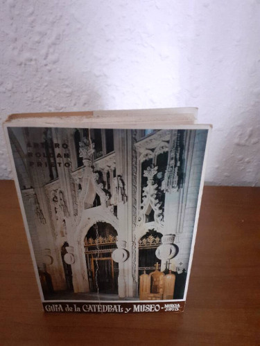 Portada del libro de GUIA DE LA CATEDRAL Y MUSEO MURCIA