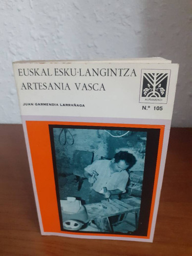Portada del libro de EUSKAL ESKULANGINTZA ARTESANIA VASCA VOLUMEN V
