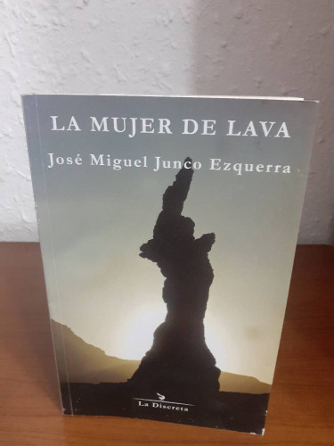 Portada del libro de MUJER DE LAVA, LA