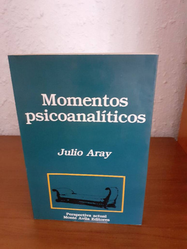 Portada del libro de MOMENTOS PSICOANALITICOS