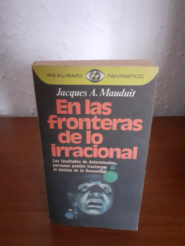 Portada del libro de En las fronteras de lo irracional