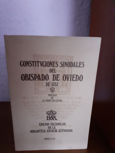 Portada del libro de Constituciones sinodales del obispado de Oviedo de 1553