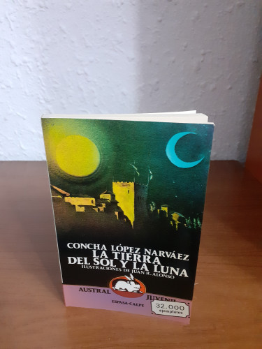 Portada del libro de LA Tierra Del Sol Y LA Luna