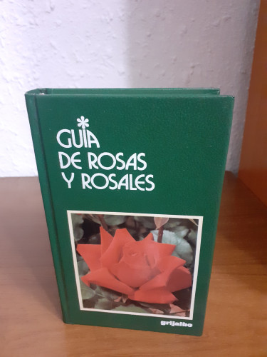 Portada del libro de Guia de Rosas y Rosales