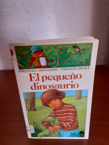 Portada del libro de EL PEQUEÑO DINOSAURIO