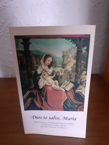 Portada del libro de Dios te salve María