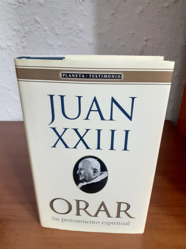 Portada del libro de Orar. Supensamiento espiritual