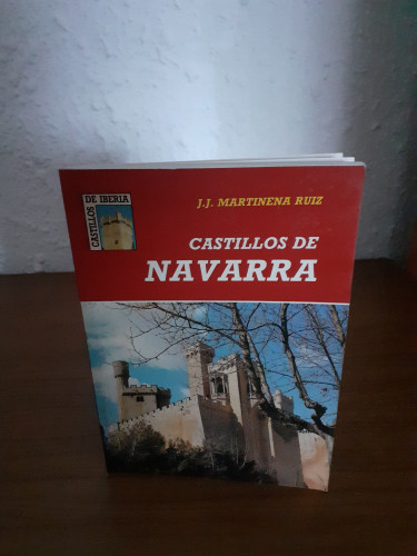 Portada del libro de Castillos de Navarra