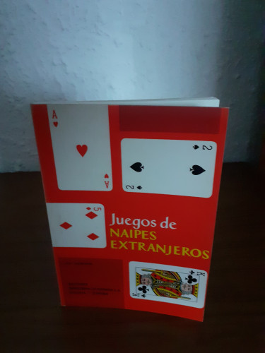 Portada del libro de Juegos de Naipes Extranjeros