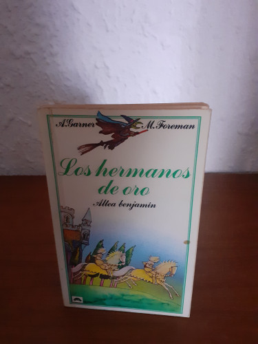 Portada del libro de Los hermanos de oro