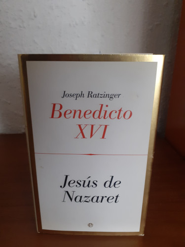 Portada del libro de JESÚS DE NAZARET