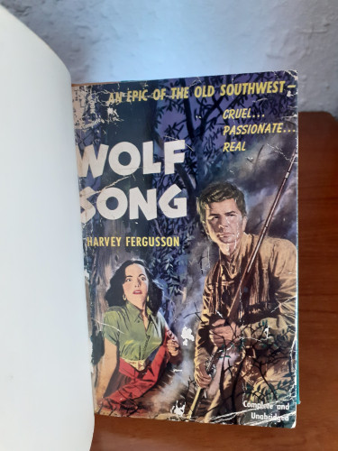 Portada del libro de Wolf song