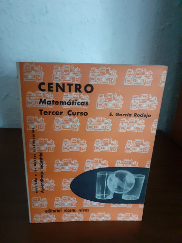 Portada del libro de Centro Matemáticas tercer curso