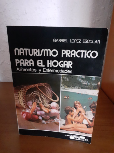 Portada del libro de Naturismo práctico para el hogar. Alimentos y enfermedades