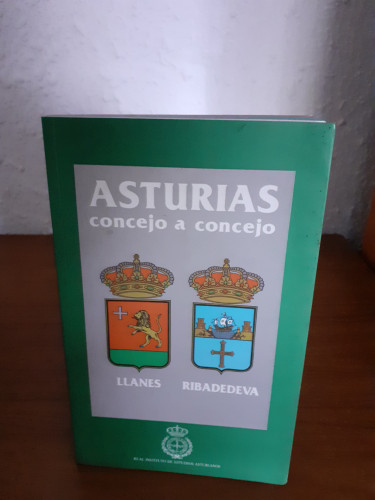 Portada del libro de Asturias concejo a concejo Llanes Ribadedeva