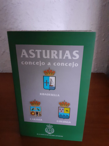 Portada del libro de Asturias concejo a concejo Ribadesella, Caravia, Colunga