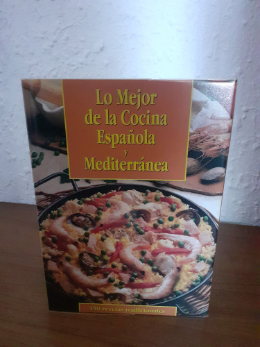 Portada del libro LO MEJOR DE LA COCIA ESPANOLA Y MEDITERRANEA Las Recetas Tradicionales y El Aceite De Oliva
