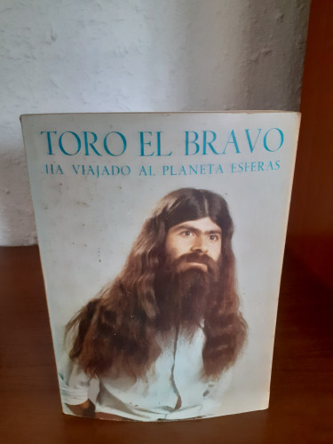 Portada del libro de Toro el bravo ha viajado al planeta esferas