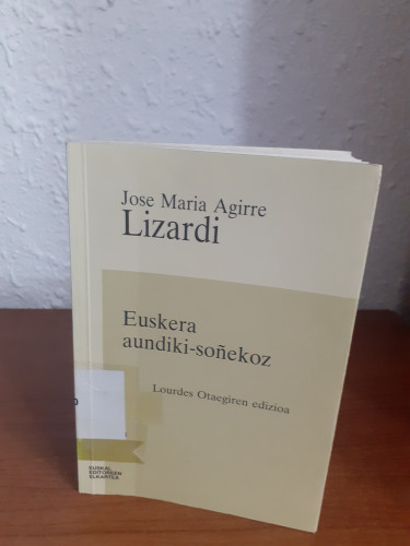 Portada del libro de Euskera aundiki-soñekoz