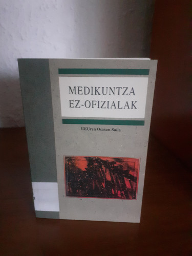 Portada del libro de Medikuntza ez-ofizialak