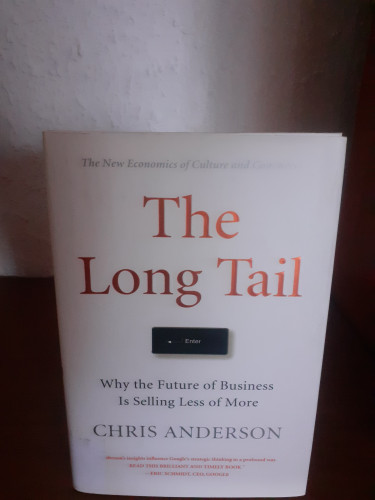 Portada del libro de The Long Tail: Why the Future of Business is Selling Less of More